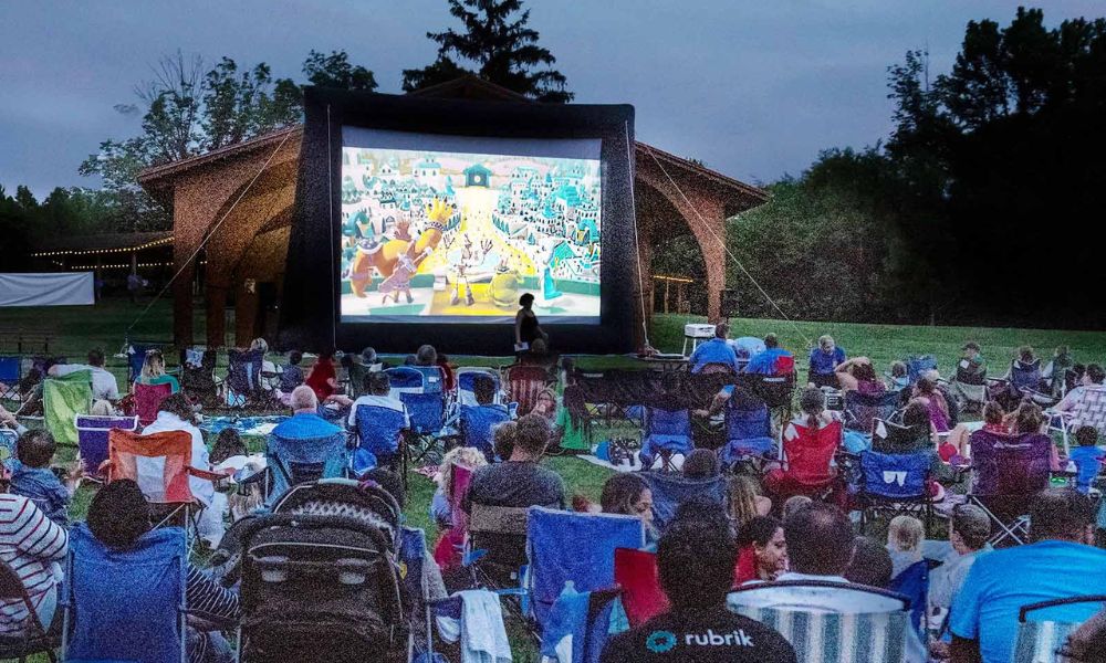 Tips for Throwing a Successful Outdoor Movie Night