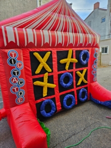 GIANT-TIC-TAC-TOE-INFLATABLE