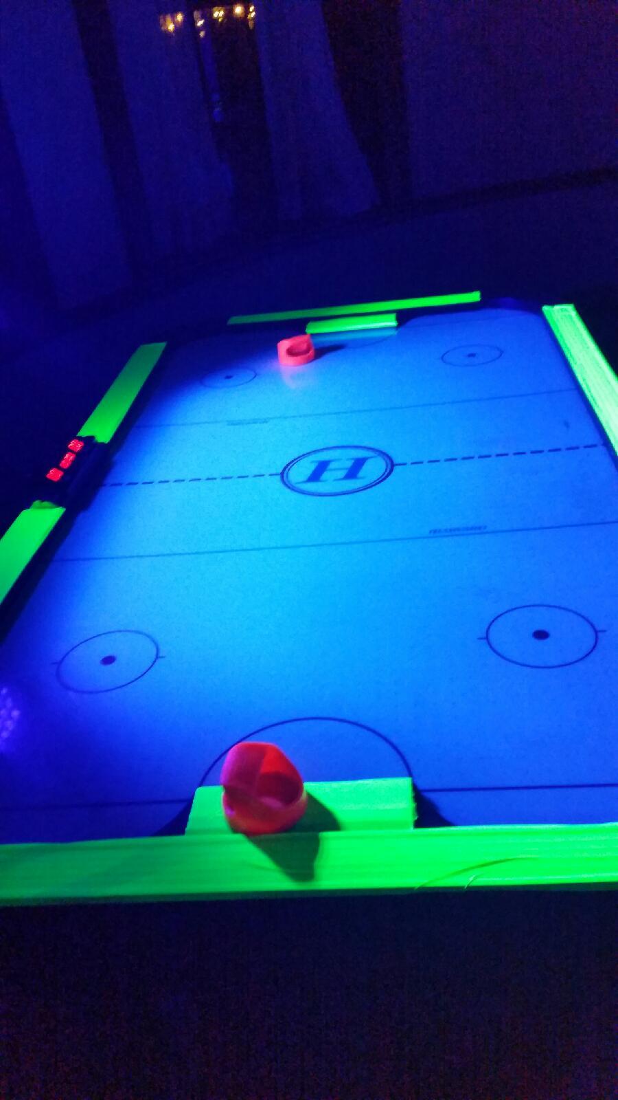 Glow air hockey rental in Delaware