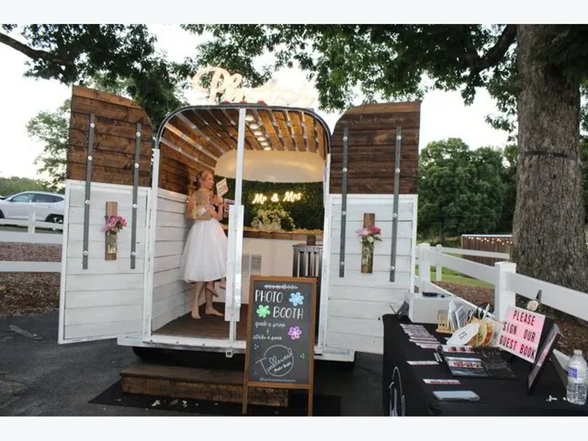 Pearl Vintage Horse Trailer Booth photo booth rentals option for Roanoke, VA